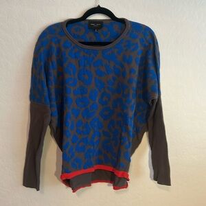 Romeo & Juliet Blue Leopard Sweater Size Medium.